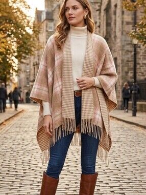 Isaac Mizrahi Houndstooth Cape With Stylish Fringe